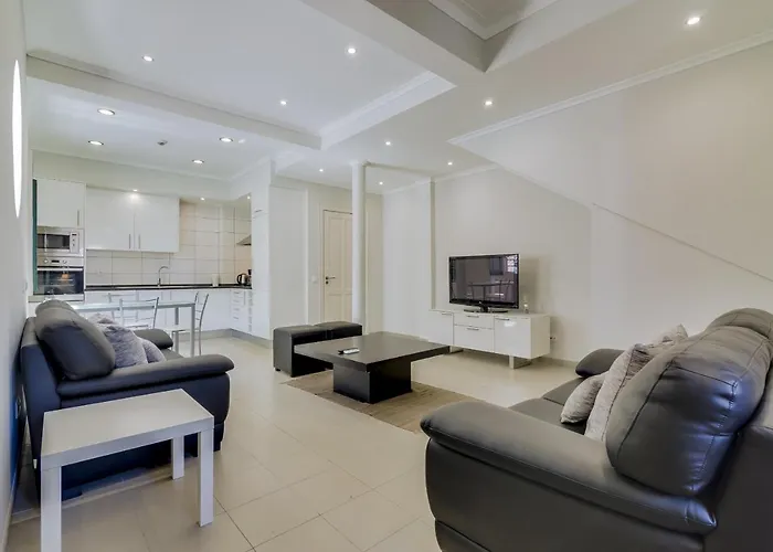 Tradicional House - Center * فارو